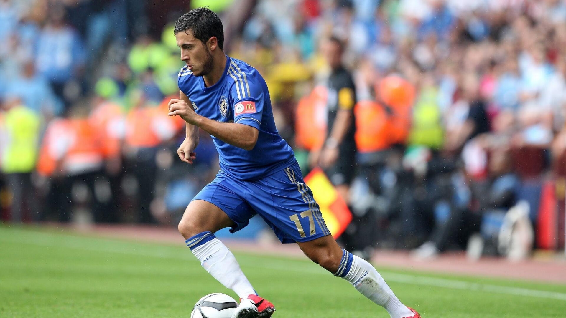 爱游戏入口-绿茵场上的颠覆之夜，德甲争冠战焦点战与里昂掀翻葡萄牙的战术启示